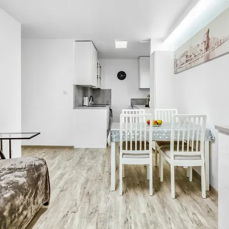 Citystay Brzezno 10 Minut Do Plazy דירה *